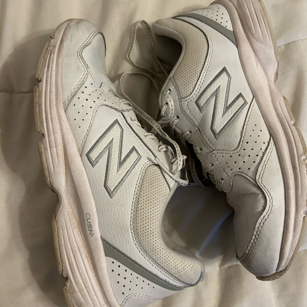 white new balance shoes